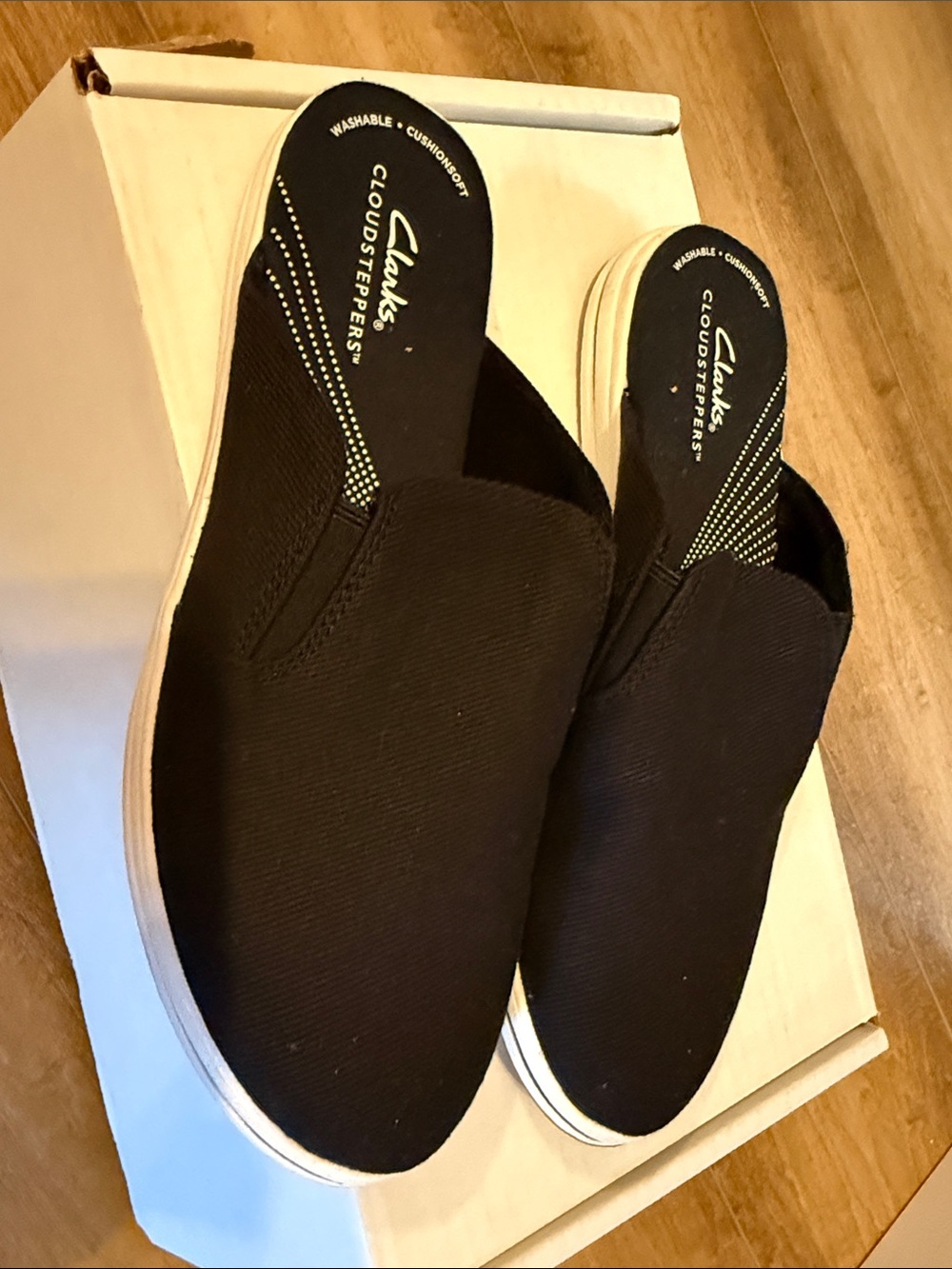 Clarks Black Slip-On Cloudsteppers Casual Sneakers